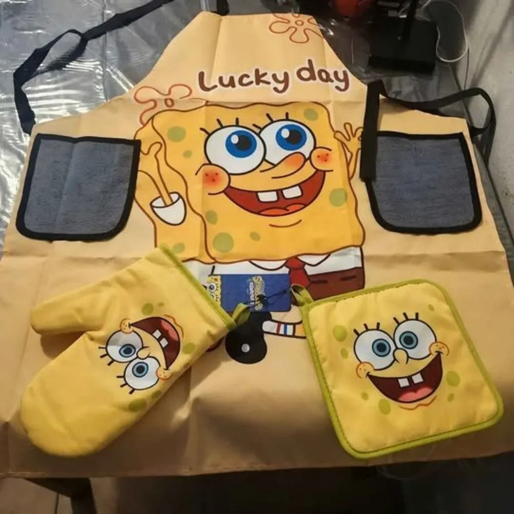 SpongeBob SquarePants Apron, Oven Mitt, and Pot Holder Set